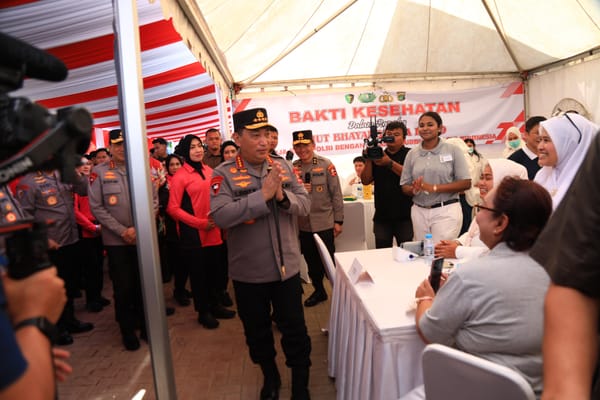 Kapolri Kunjungi Booth Kesehatan Gratis, Tegaskan Komitmen Pelayanan Humanis dan Maksimal