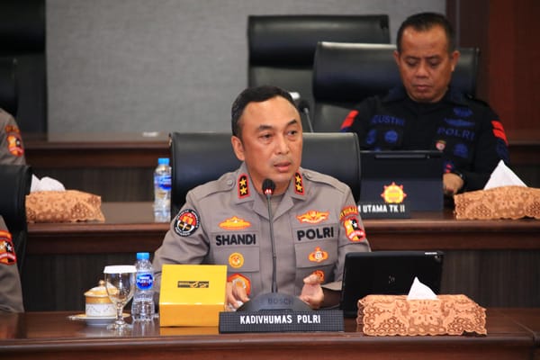 Ribuan Warga Nikmati Pengobatan Gratis dari Kapolri