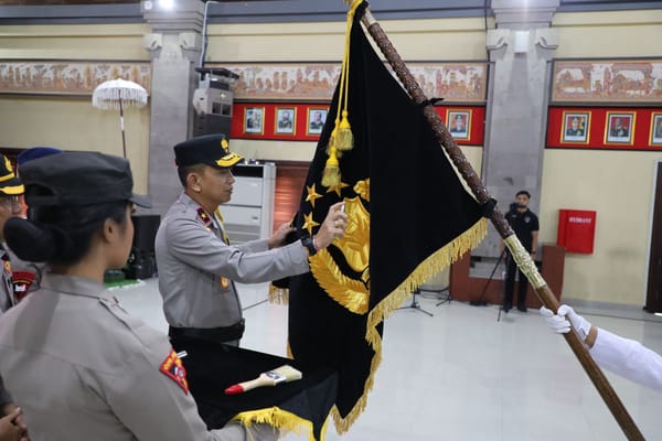 Wakapolda Bali Pimpin Upacara Penyucian Pataka "Sura Dwipa Sarvabavena" Jelang Hari Bhayangkara