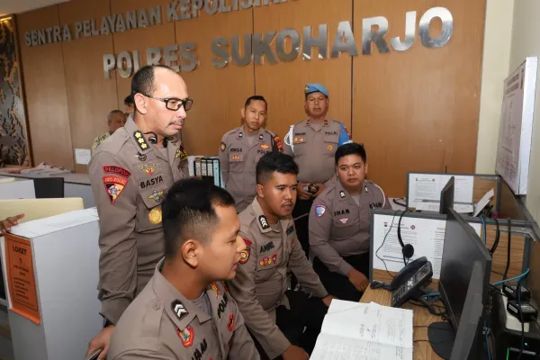 Tinjau Layanan Publik, Karo Ops Polda Jateng Sidak Polres Sukoharjo Fokus pada Call Center 110