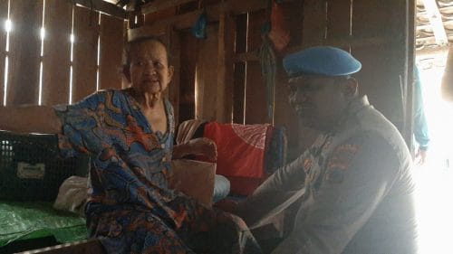 Bidpropam Polda Jateng Bantu Warga Terdampak Banjir di Tanggirejo dengan Ratusan Sembako