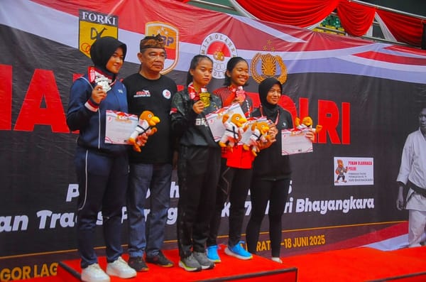 Polwan Brimob Polda Metro Ukir Prestasi, Raih Medali di Piala Kapolri 2025