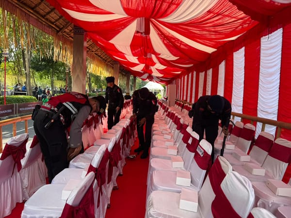 Unit Jibom Polda Bali Sterilisasi Panggung Undangan Jelang Pembukaan PKB 2025