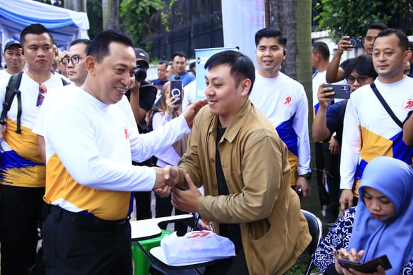 Bhayangkara Sport Day di CFD, Kapolri Turun Langsung Temui Warga di Bundaran HI