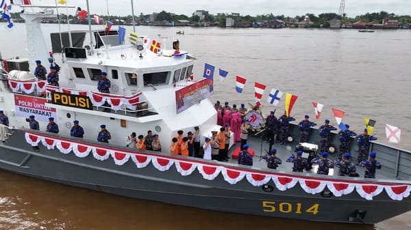 Polda Kalteng Gelar Upacara Tabur Bunga di Kapuas Kenang Jasa Pahlawan Gugur di Perairan