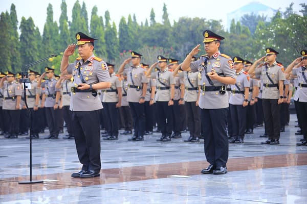 Kapolri Pimpin Ziarah ke TMP Kalibata Sambut Hari Bhayangkara ke-79