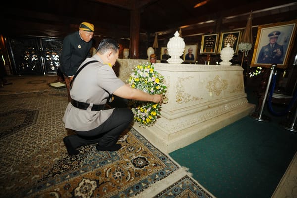 Peringati Hari Bhayangkara ke-79, Kapolri Ziarah ke Makam Presiden Soeharto