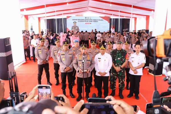 Wujudkan MBG, Kapolri Resmi Letakkan Batu Pertama 24 SPPG di Jawa Tengah