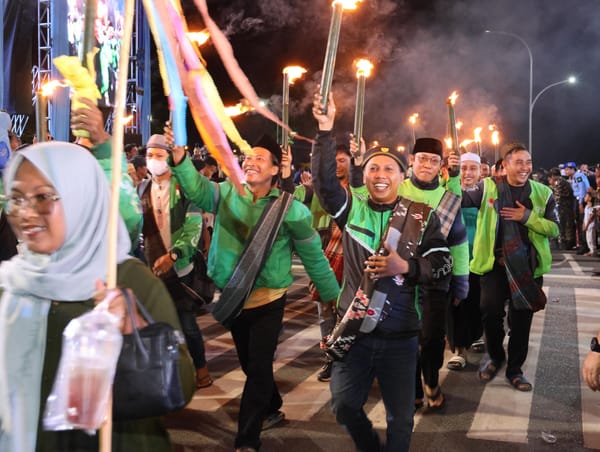 Kilauan Obor Sambut Tahun Baru Islam 1447 H di Palangka Raya