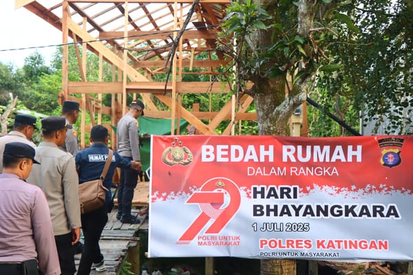 Peringati HUT Bhayangkara ke-79, Kapolres Katingan Cek Langsung Progres Bedah Rumah