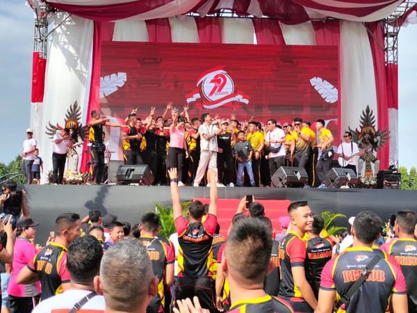Bagus Wirata Guncang Panggung Jalan Sehat "Polri Bersama TNI & Masyarakat" di Renon