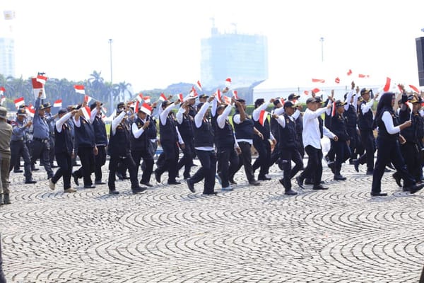 Satpam dan Potmas Meriahkan Devile Hari Bhayangkara ke-79 di Monas