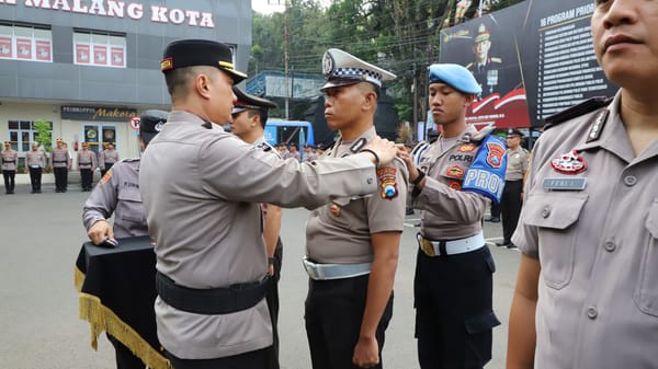 Polresta Malang Kota Gelar Upacara Kenaikan Pangkat 54 Personel Menjelang Hari Bhayangkara