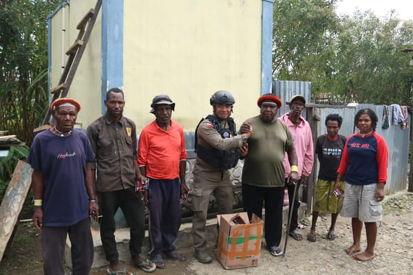 Aksi Humanis di Pegunungan: Satgas Damai Cartenz Sambangi Lantipo