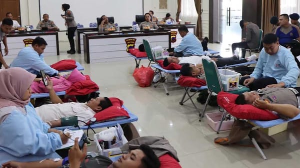 Peduli Kesehatan Pengemudi Ojol, Polresta Pati Adakan Donor Darah dan Layanan Medis Gratis