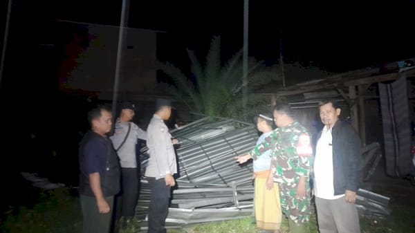 Hujan Disertai Puting Beliung, Puluhan Rumah Warga Batang Rusak Parah