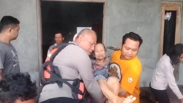 Detik Detik Evakuasi Korban Banjir di Tegowanu Grobogan