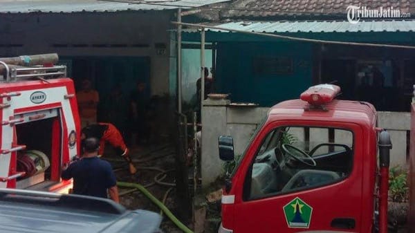 Rumah di Kota Malang Dilalap Api, Suara Letusan Terdengar dari Lantai Atas
