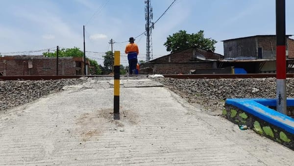 Tragis, 3 Bocah Tertabrak Kereta Api di Demak, 1 Tewas