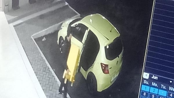 Pria Naik Brio Gondol Kotak Amal Masjid di Tulung Klaten, Aksinya Terekam CCTV