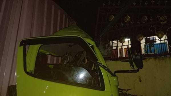 Rumah Ambruk Diterjang Truk Rem Blong di Banyumas, Kerugian Capai Puluhan Juta Rupiah