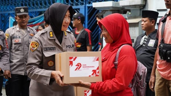Polrestabes Semarang Bagikan 1.000 Paket Sembako Sambut HUT Bhayangkara ke-79