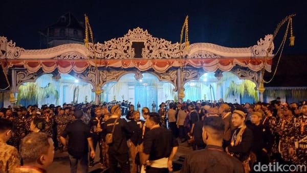 Kirab Malam 1 Suro 2025 di Solo, Ini Jadwal dan Rute Lengkapnya