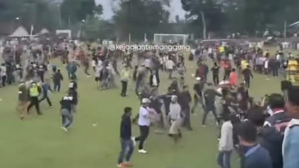 Laga Sepakbola di Temanggung Ricuh, Penonton Kejar Wasit ke Tengah Lapangan