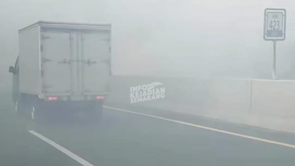 Truk Berasap Pekat di Tol Ungaran-Banyumanik Viral, Polisi Beri Penjelasan