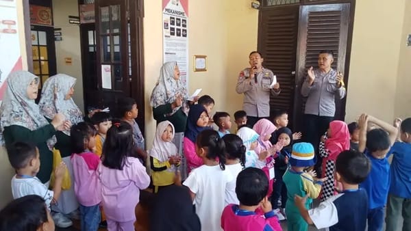 Polsek Patikraja Gelar Program ‘Polisi Sahabat Anak’ untuk Tanamkan Kedekatan Sejak Dini
