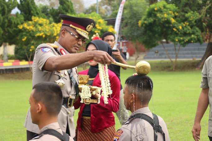 Wakapolda Jateng Pimpin Upacara Pembukaan Pendidikan Bintara Polri 2025 di SPN Banyumas