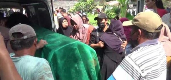 Tim Inafis Polda Jateng Bongkar Makam Balita di Grobogan, Otopsi Dilakukan