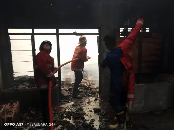 Tungku Menyambar Atap, Pabrik Kerupuk di Kaliwungu Ludes Dilalap Api