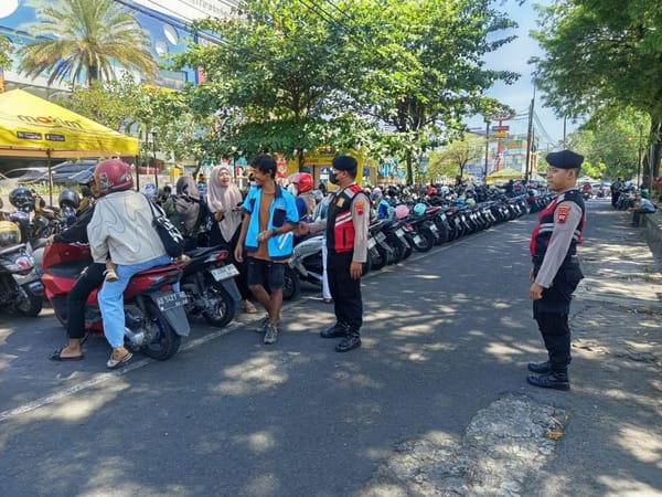 Satuan Samapta Polresta Surakarta Gelar Patroli Dialogis di Objek Vital dan Pusat Keramaian