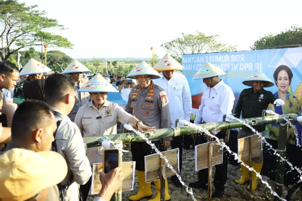 Kunjungi Grobogan, Kapolri dan Titiek Soeharto Hadiri Sejumlah Kegiatan Sosial dan Kemasyarakatan