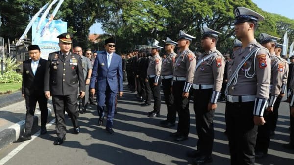 Kapolresta Malang Kota Pimpin Upacara Hari Bhayangkara ke-79, Tegaskan Polri Hadir untuk Masyarakat