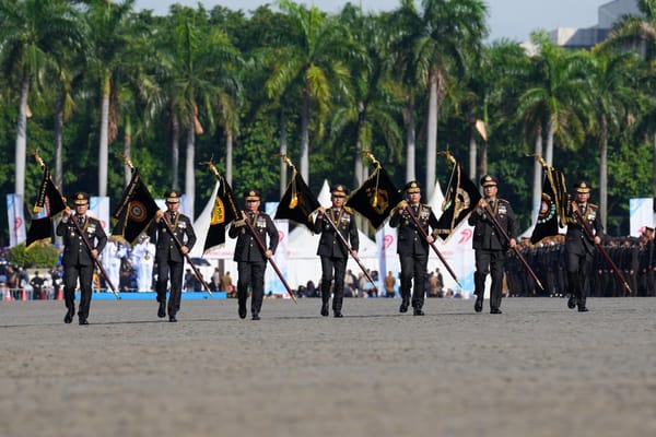 Presiden Anugerahkan Penghargaan Nugraha Sakanti dan Bintang Bhayangkara Nararya