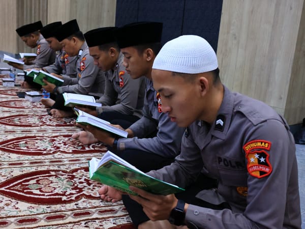 Rayakan HUT Bhayangkara ke-79, Divisi Humas Polri Khatamkan Al-Qur’an 79 Kali