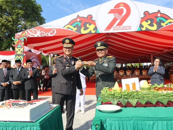 Penuh Keakraban, Kapolda Kalteng Dapat Kejutan dari Gubernur dan TNI di Hari Bhayangkara