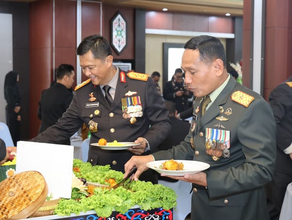 HUT Bhayangkara ke-79, Gubernur dan TNI Kejutkan Kapolda Kalteng