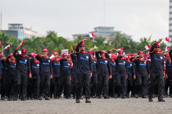 Bukti Nyata Kolaborasi Dengan Masyarakat, Buruh Meriahkan HUT Bhayangkara ke-79
