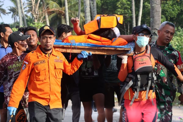 KMP Tunu Pratama Jaya Tenggelam di Selat Bali, Tim SAR Evakuasi 27 Penumpang