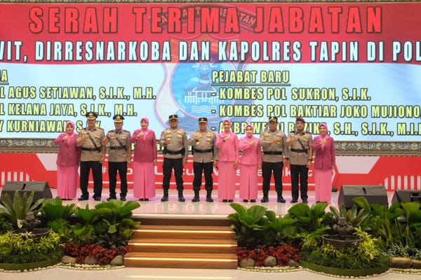 Kapolda Kalsel Lantik Pejabat Baru di Dirresnarkoba, Pamobvit, dan Polres Tapin