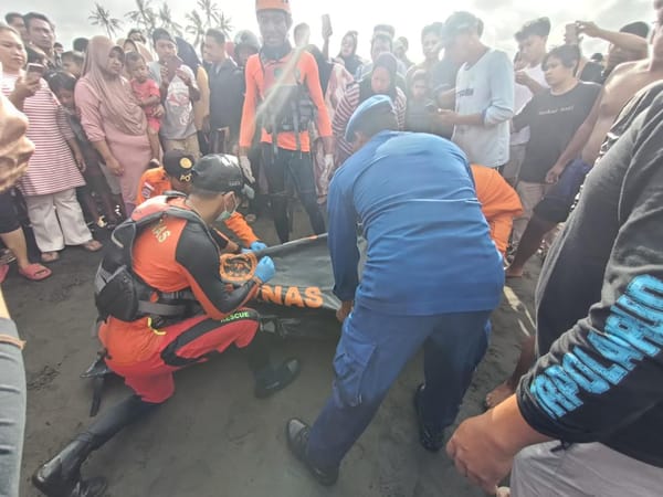 Duka di Selat Bali: Polda Bali Kerahkan Personel Penuh untuk Evakuasi Korban Kapal Tenggelam