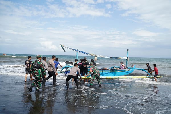 Polda Bali Kerahkan Personel Cari Korban Kapal Tenggelam di Selat Bali