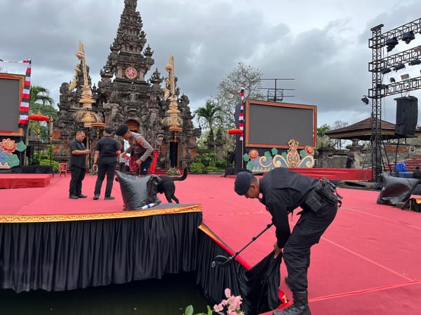 Unit Jibom Polda Bali Lakukan Sterilisasi Art Center Usai Kunjungan Wapres RI