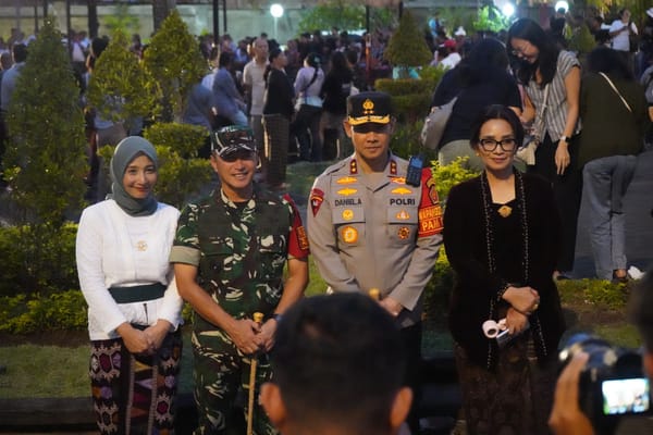 Kapolda Bali Dampingi Wapres Saksikan Lomba Barong di Ubud