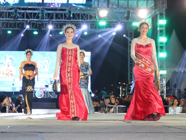 Ribuan Warga Meriahkan Car Free Night Huma Betang untuk Peringati Hari Bhayangkara ke-79