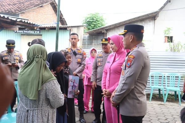Duka Berbalas Harapan: Anak Korban KMP Tunu Pratama Jaya Terima Beasiswa Pendidikan
