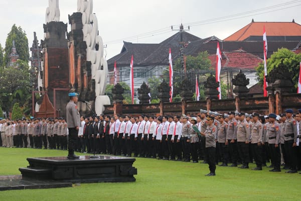 Kabid Propam Polda Bali Sampaikan Pesan Kedisiplinan Saat Pimpin Apel Pagi